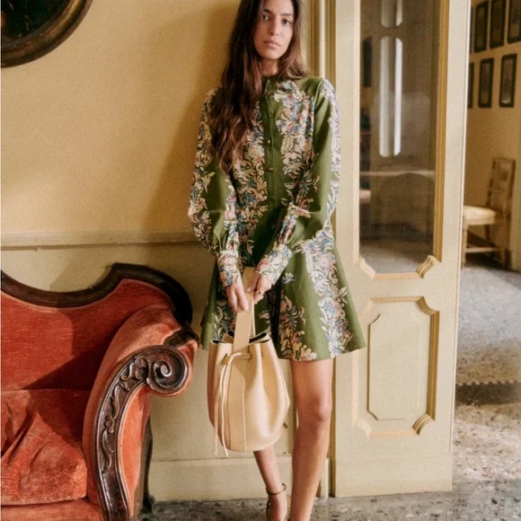 SÉZANE Caprice Dress in Olive Green Floral Border sz US 8 / FR 40 NWOT - Picture 3 of 13